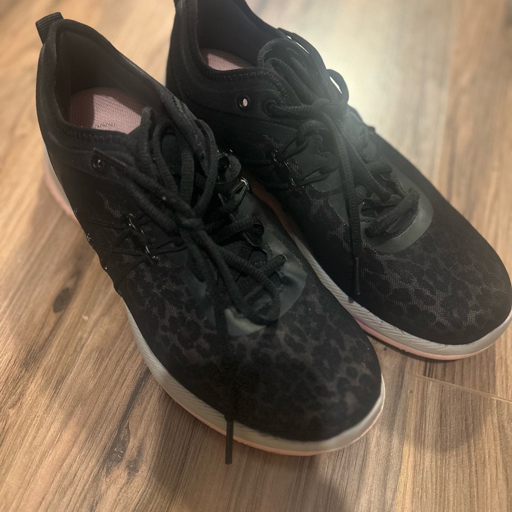 Ryka sneaker size 8. Barely used. Pink and black cheeta
